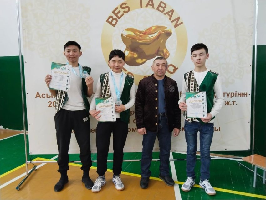 1-наурыз күні Семей қаласында"Бес табан", "Асық ату" облыстық чемпионаты өтті